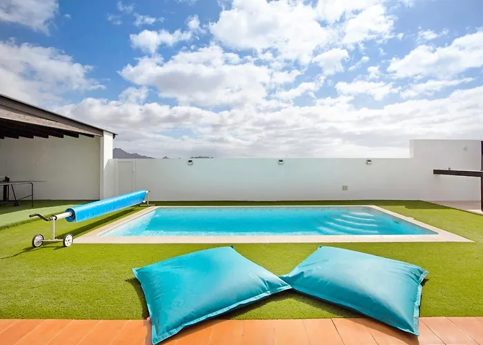 Mayantigo * Juan Gopar